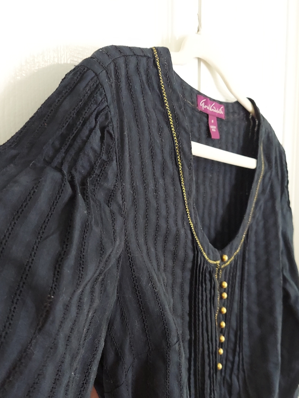 Gloria Vanderbilt Top, Size M, Cotton, Black, Open weave, Gold Buttons - Picture 8 of 10